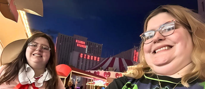 Ashley and her sister outside the Circus Circus hotel in Las Vegas